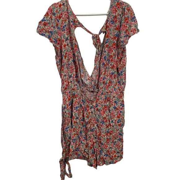 American Eagle Floral V-Neck Cap Sleeve Romper - Picture 3 of 5